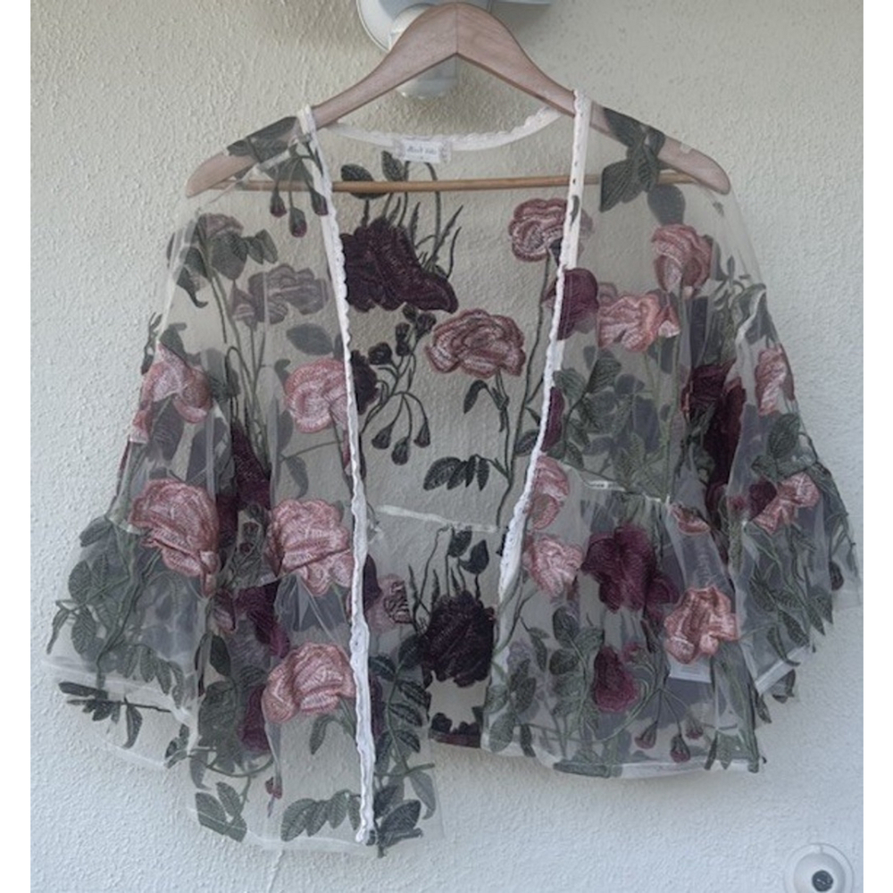 Altar'd State Garden Roses Small Sheer Floral Boho Picnic Kimono Shawl Cover-Up